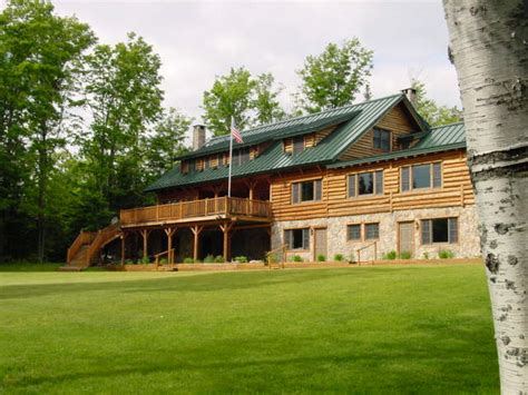 Loon Lodge Inn And Restaurant In Rangeley Maine Maine Lodging Guide