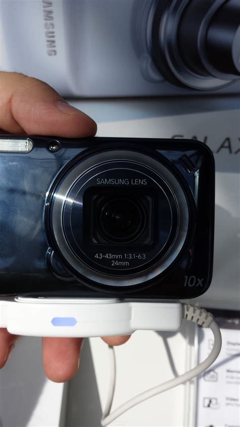Samsung Launches Galaxy S4 Zoom In Romania