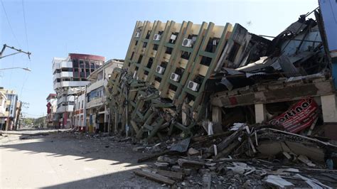 Magnitude 61 Earthquake Strikes Off Ecuador Coast The Guardian