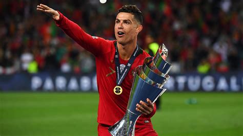 Cristiano Ronaldo Y El Loco Festejo Con La Copa De La Liga De Naciones