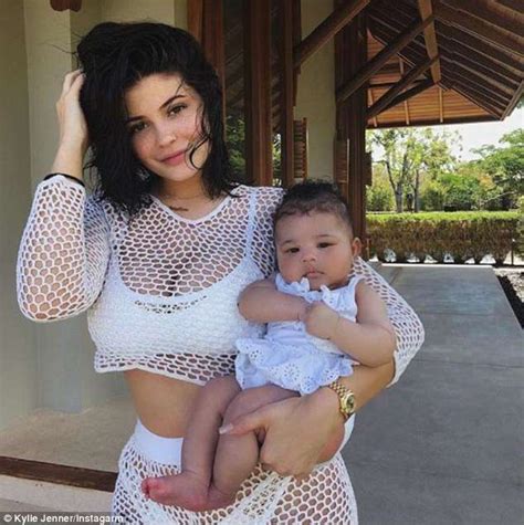 Kendall Jenner Reveals It S Weird Her Babe Babe Kylie Has A Baby