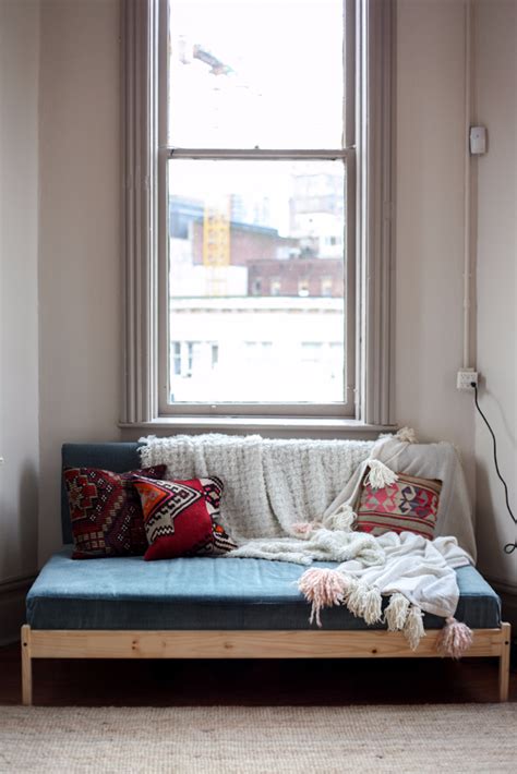 Build a sofa with step by step how to. 35 Super Cool DIY Sofas and Couches