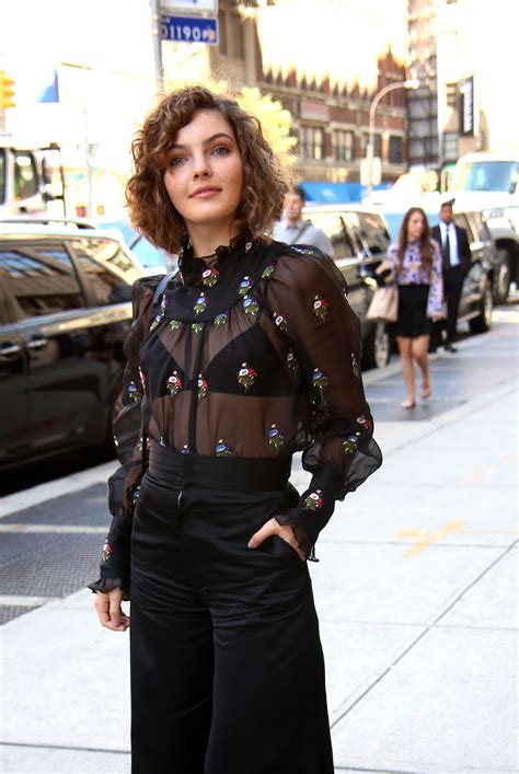 Camren Bicondova Fake Porn Sex Photos