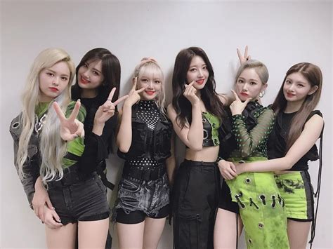 E:u, sihyeon, mia, onda, aisha, and yiren. 190909 Everglow Instagram Update - Everglow at Inkigayo in ...