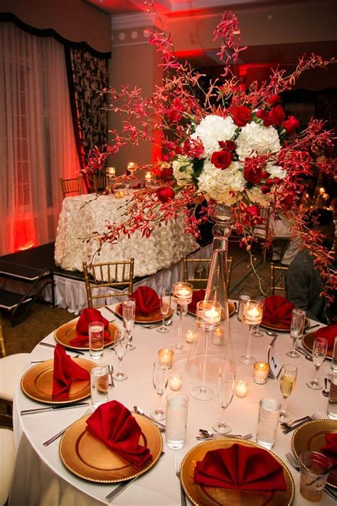A Glamorous Red and White Beach Wedding in Florida |Munaluchi Bride