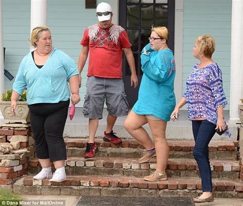 Mama June Goes House Hunting In Georgia Days After Sugar Bear Split