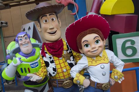 Jessie Joins Buzz Lightyear And Woody As Toy Story Land Meet And Greet