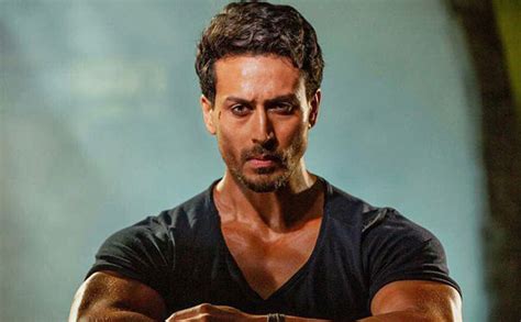 Baaghi Trailer Review Tiger Shroff S Ronnie Stands Alone Against A