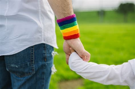 Adoption Par Les Homosexuels Une Information Judiciaire Ouverte Pour Discrimination à Rouen