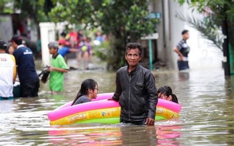 Free malaysia today1 hour ago. Banjir di Jakarta: 10 pelajar Malaysia ditempatkan di ...