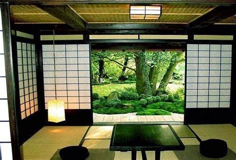 Mulai dari pintu, jendela, dan plafon memanfaatkan kayu dan bambu. 5 Desain Rumah Minimalis Ala Jepang Minimalis : Rumah Pantura
