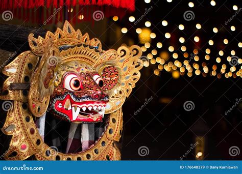 Traditional Bali Barong Mask Costume Stock Image Image Of Bali Macan