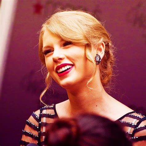 Taylors Pretty Smile Taylor Swift Songs Photo 38767664 Fanpop