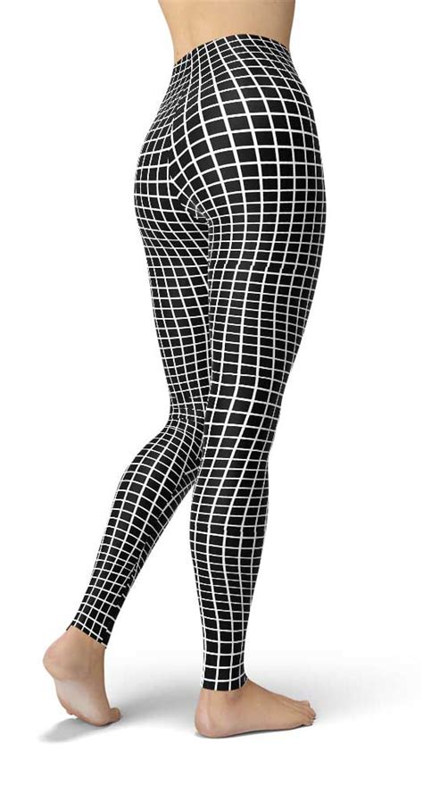 Black White Illusion Yoga Pants Action Curves