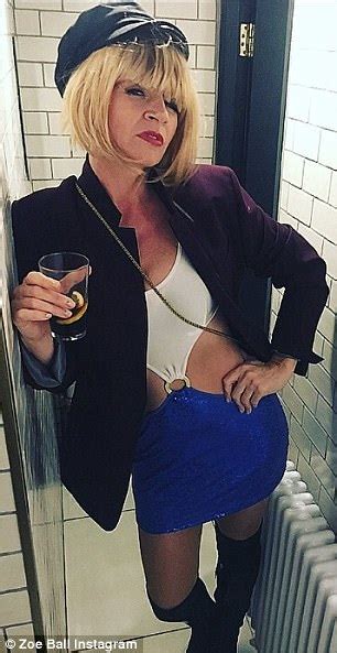 Zoe Ball Looks Very Sexy In Pretty Woman Halloween Costume Daily Mail