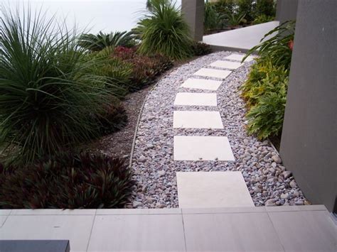 Look here for advice on plants and hardscape materials. Paving Decks and Paths | Enviroscapes