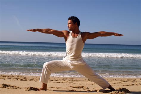 Yoga Male Yoga Para Hombres Pilates Posturas De Yoga