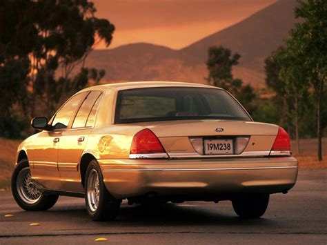 Ford Crown Victoria Technical Specifications And Fuel Economy