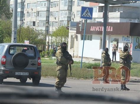 Big column of military vehicles drives into Berdyansk - mass media | UNIAN