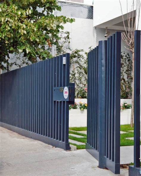 7 Modern Fence Designs for your Modern Home - Iroonie.com