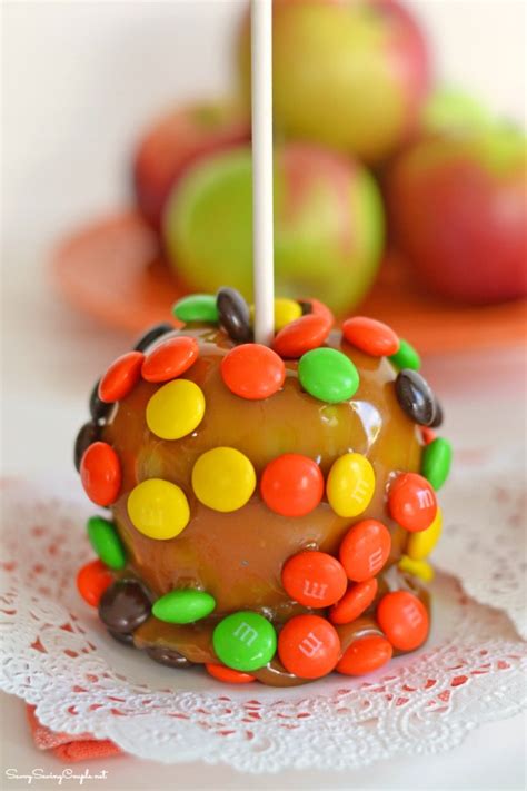 Easiest Candy Apple Recipe Ever ⋆ Savvy Saving Couple