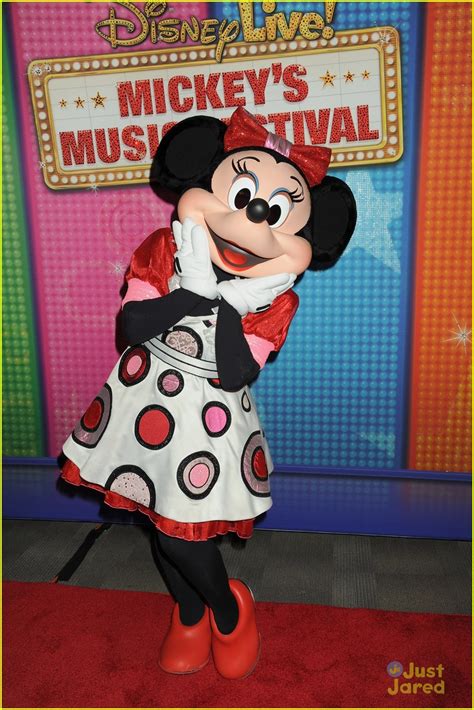 Full Sized Photo Of Minnie Mouse Gets Official Instagram 03 Minnie