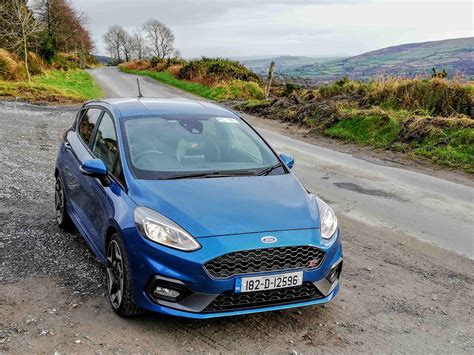 The New Ford Fiesta St Changing Lanes