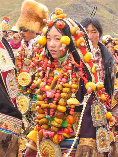 Dabpa Kham Tibet Local Tibetan Girl Dressed Up In Authentic Local