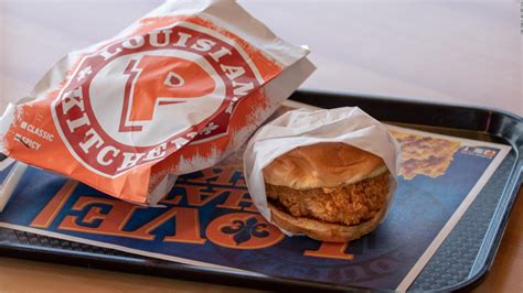 Popeyes Chicken Sandwich Sends Sales Through The Roof Cnn