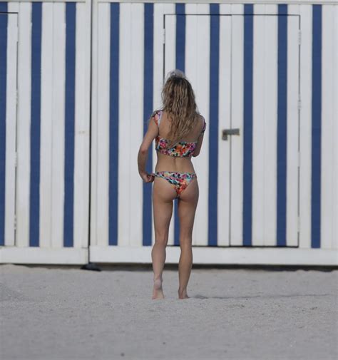 Chelsea Leyland Sexy Topless Photos Nude Celebs