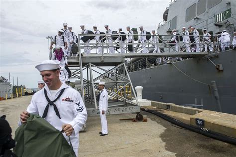 Uss Mahan Returns From Deployment Homecomings