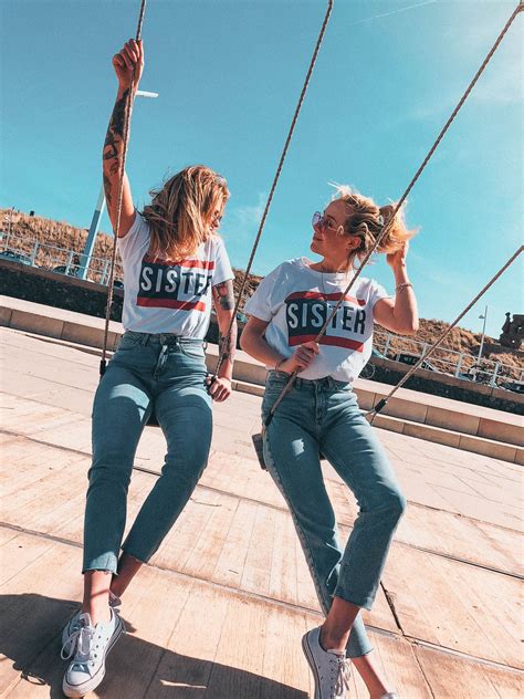 bff friendship goals twinning twinstyle fashion blondes best friend best friend f… poses