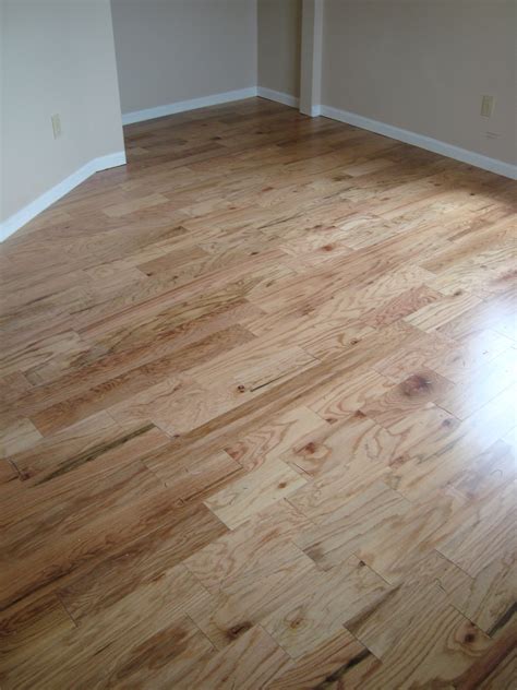 Dark oak wood flooring to rooms. 14 Unique Mohawk Hardwood Flooring Golden Oak | Unique ...