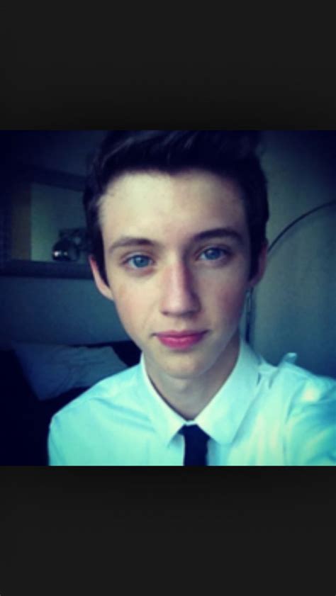Pin By Jaleyah Wheeler On Troye Sivan Troye Sivan The Fault In Our