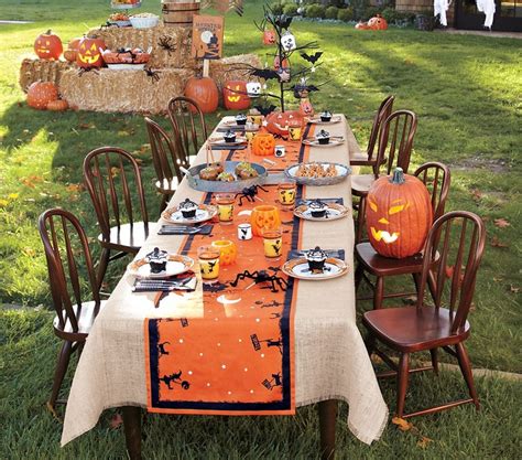 28 Cool Outdoor Halloween Party Ideas