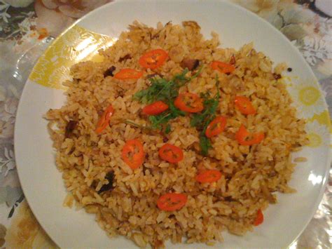 Tak sedap sekiranya anda menggunakan nasi yang masih panas atau masih baru dimasak. Ini Belog Ceritera Sendiri: Nasi Goreng Sardin Simple ...
