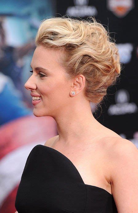 Scarlett Johansson Wore The Prettiest Updo To The Premiere Of The