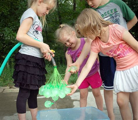 Bunch O Balloons Makes 100 Water Balloons Per Minute Water Balloons