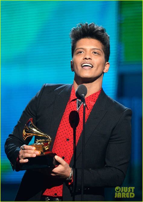 Bruno Mars Thanks Girlfriend Jessica Caban At Grammys Photo Bruno Mars Pictures