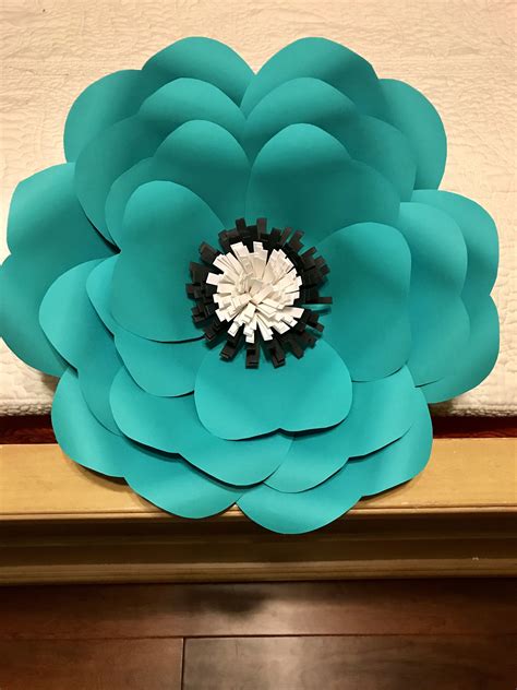 Pin by Nicole Flowers and Events on Paper Flowers | Giant paper flowers, Paper flowers, Flowers