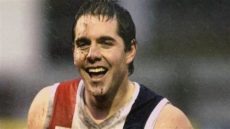 Footy legend dies in fatal crash - TrendRadars US