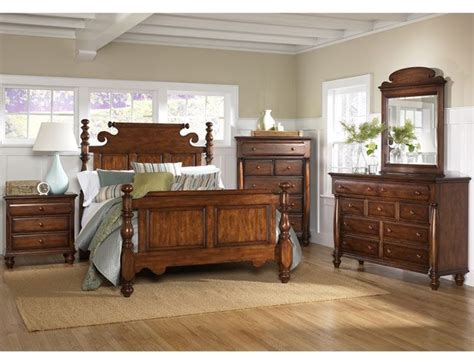 Modern american colonial style homes look exclusive with home furnishings made of mahogany wood. Wooden bedroom in American colonial style | Furniture ...
