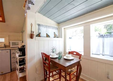 Lake hemet, idyllwild lake, california's guide to lakes & reserviors. Romantic Cabin near Lake Hemet in California