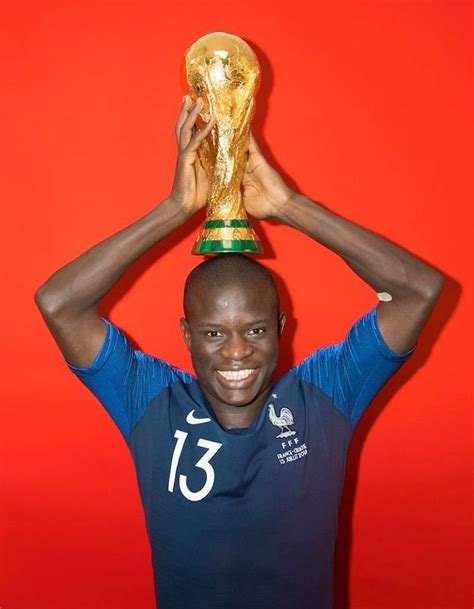 He is one among very few football stars who rival fans or chelsea fans find difficult to hate. N'Golo Kanté : quand le champion du monde passe une soirée ...