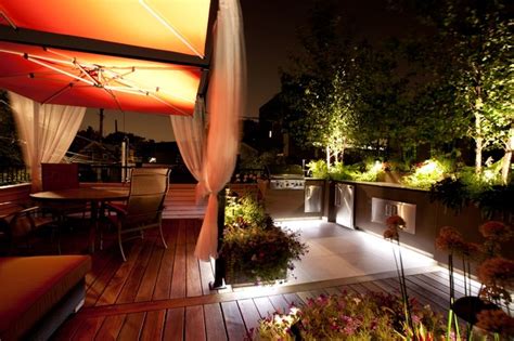 Explore deck design, lock in your budget, and learn about the right product for you. Small Chicago Garage rooftop - Modern - Deck - chicago ...