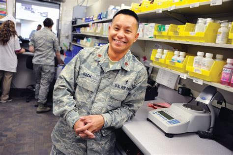 Academy pharmacist receives 2013 Distinguished Practitioner Award