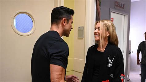 Get A First Look At Kelly Ripa And Mark Consuelos Scandalous