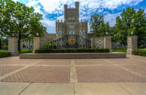Experience Eastern Illinois University In Virtual Reality