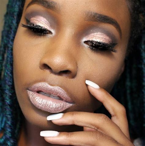 Runway Inspired Bold Glitter Lips Are The Newest Beauty Look Of 2016