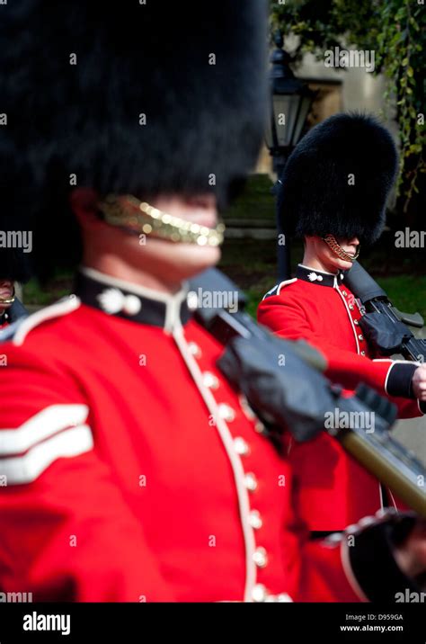 England Royal Guard British Army Uniform Hi Res Stock Photography And